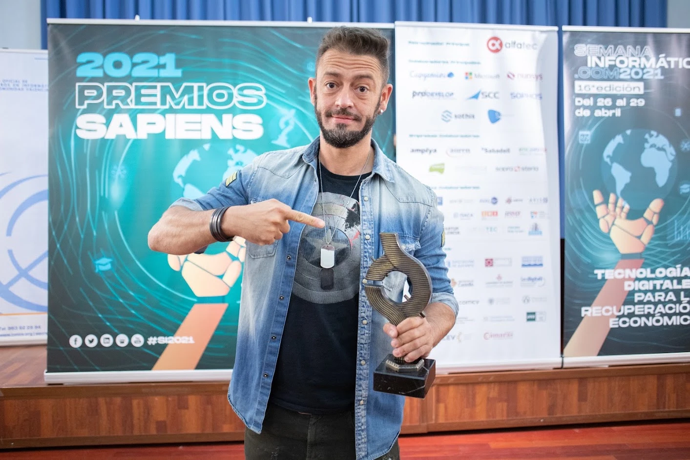 Trofeo del Premio Sapiens